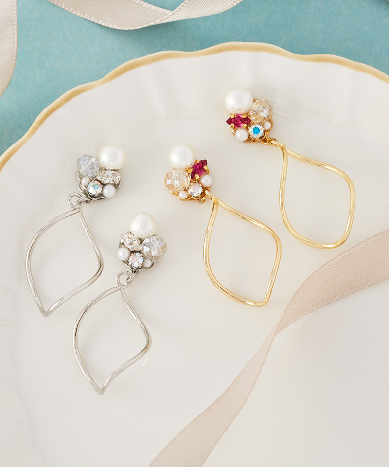 貼るだけピアスPiPPi（ピッピ）| 大人の新時代ジュエリー